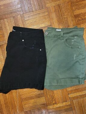 Time and Tru Black and Olive Green Jean Shorts 2 pc Lot Size 14